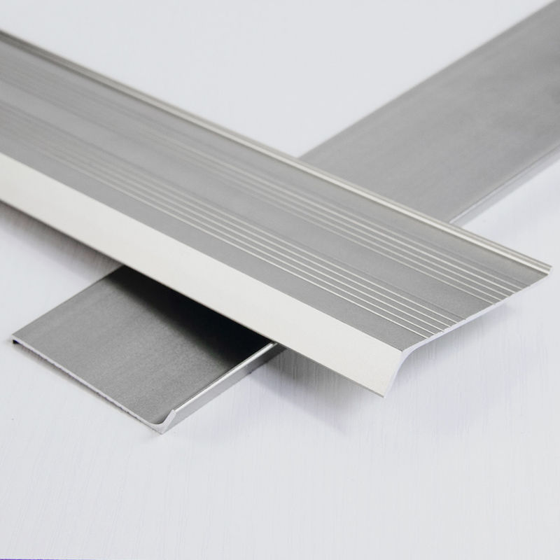 خود چسب آلومینیوم دامن محافظ دیوار محافظ آشپزخانه کابینت پایه