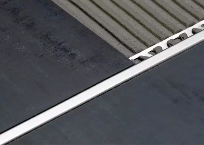 2.5m Aluminium Tile Trim Finishing Strip Tile Edge Trim For Wooden Floor