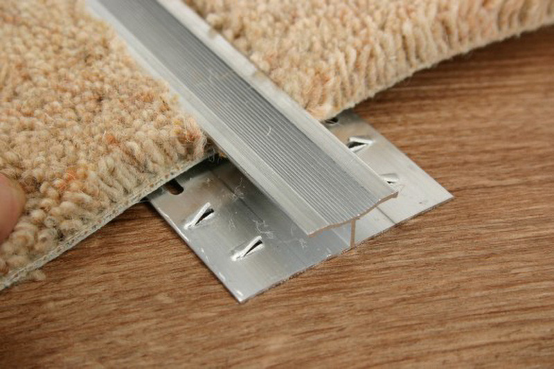 Aluminum Carpet To Tile Transition Strip 0.8mm Carpet Threshold Transition Strip